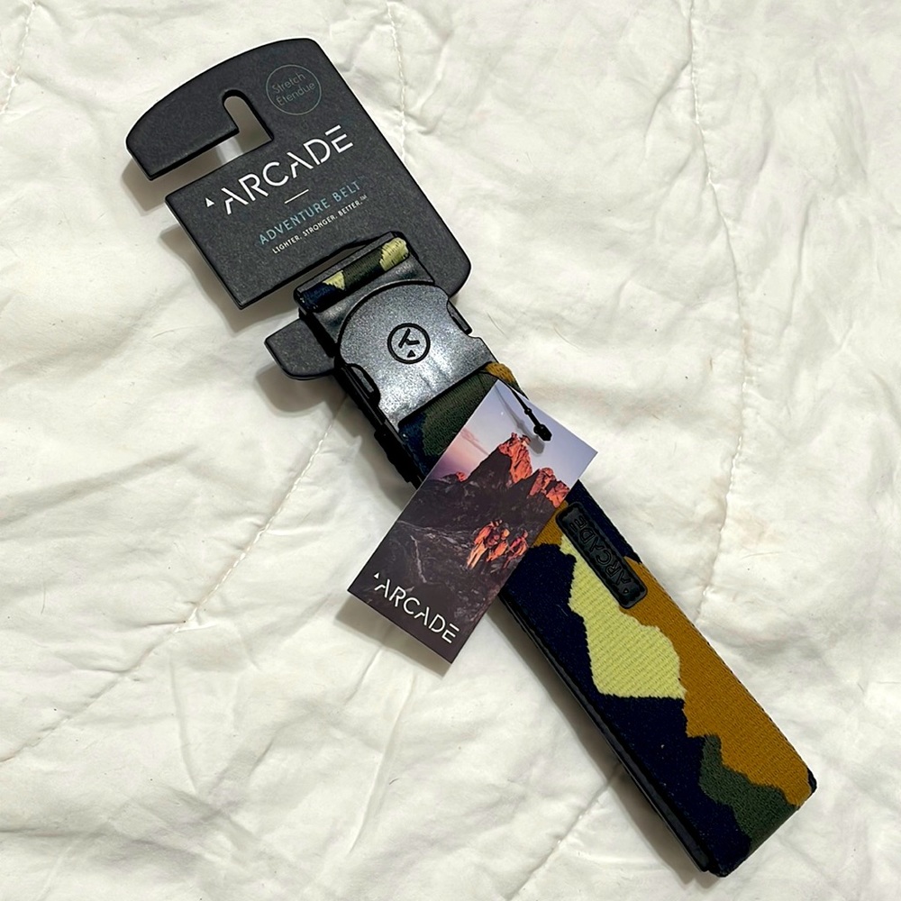 Arcade Adventure Belt: Peaks Camo Navy/Glow